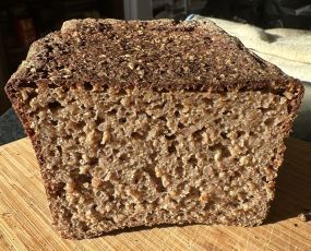 Rugbrød 2025 uden hvedemel med mange kerner